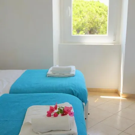 Golden Cliff House Apartment *