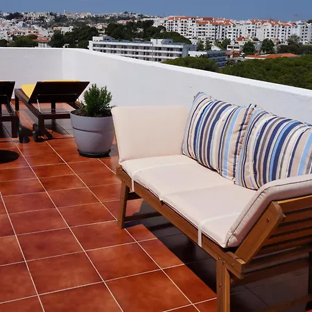 Golden Cliff House Apartment