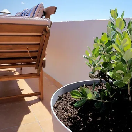 Golden Cliff House 아파트