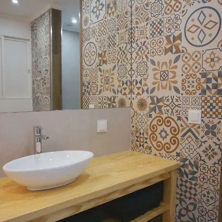 Golden Cliff House Apartment