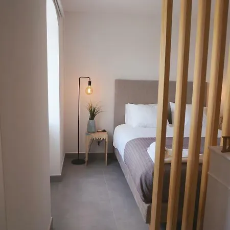 Golden Cliff House Αλμπουφέιρα