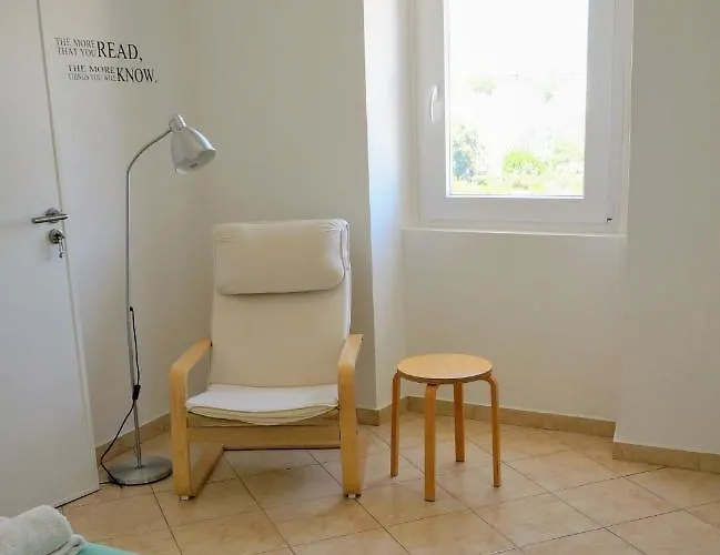 Golden Cliff House Албуфейра