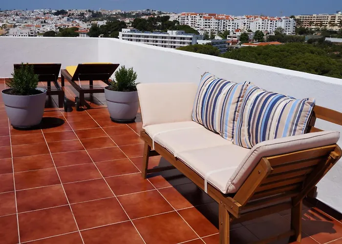 Golden Cliff House Апартаменти