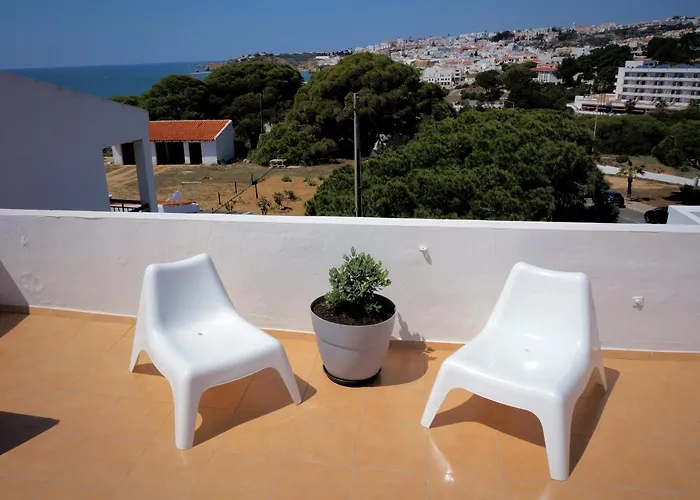 Golden Cliff House Апартаменти