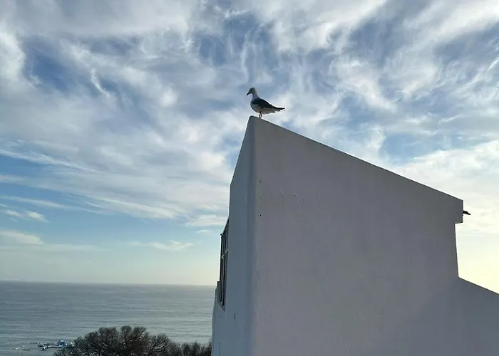 Golden Cliff House Апартаменти