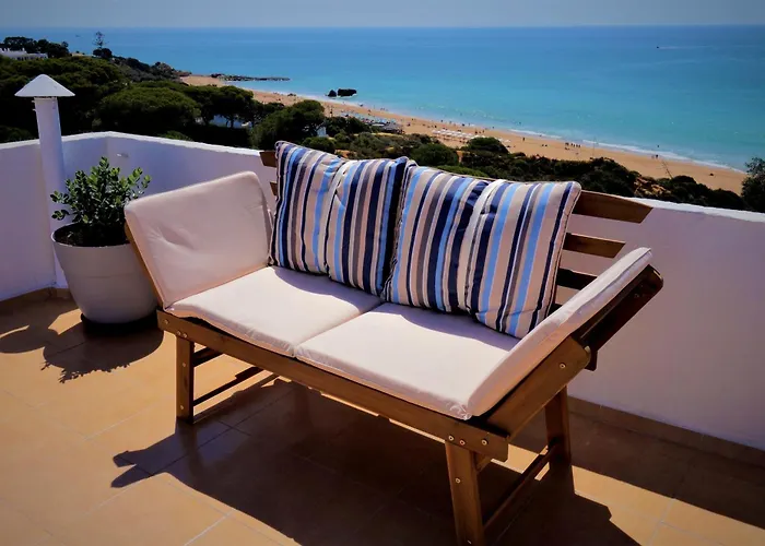 Golden Cliff House Апартаменти *