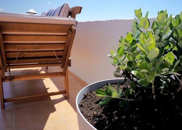 Golden Cliff House Апартаменти