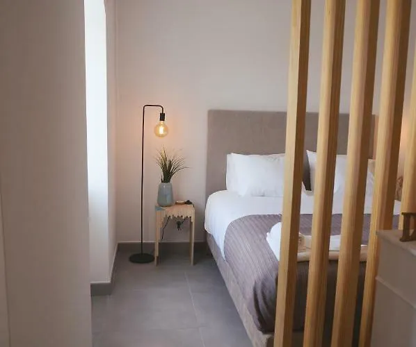 Golden Cliff House Албуфейра