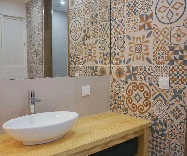 Golden Cliff House Апартаменти