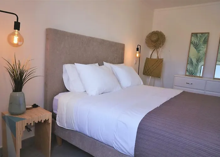 Апартаменти Golden Cliff House