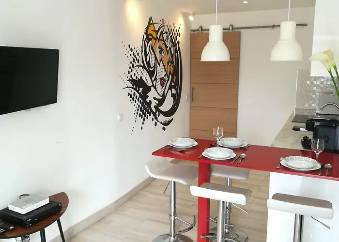 Golden Cliff House Апартаменти *