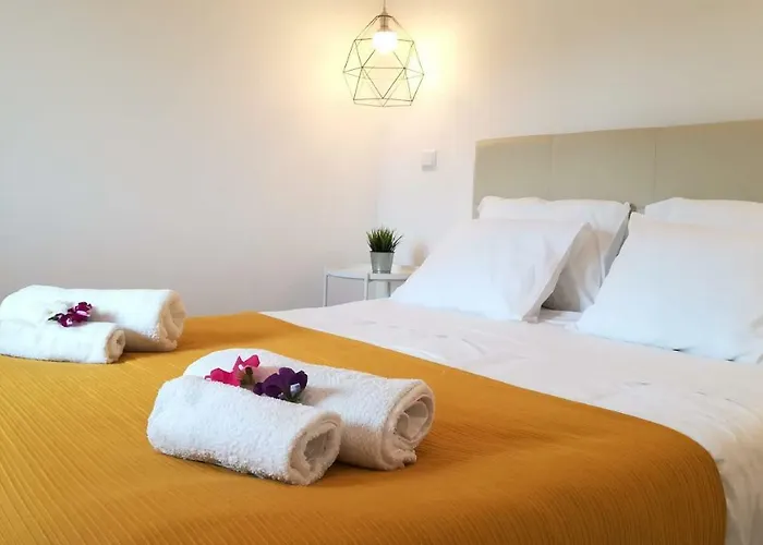 Апартаменти Golden Cliff House