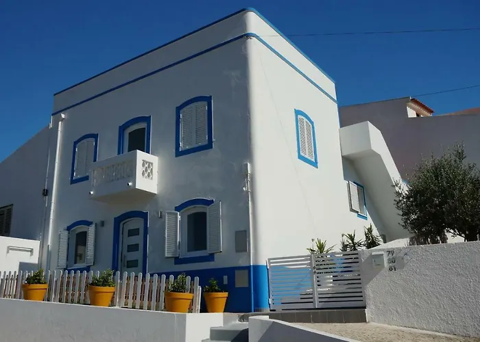 Апартаменти Golden Cliff House *