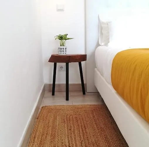 Апартаменти Golden Cliff House *